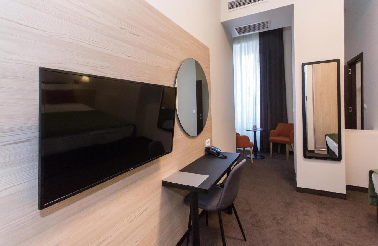 Hotel Grand Hedonist Pancevo Exterior photo