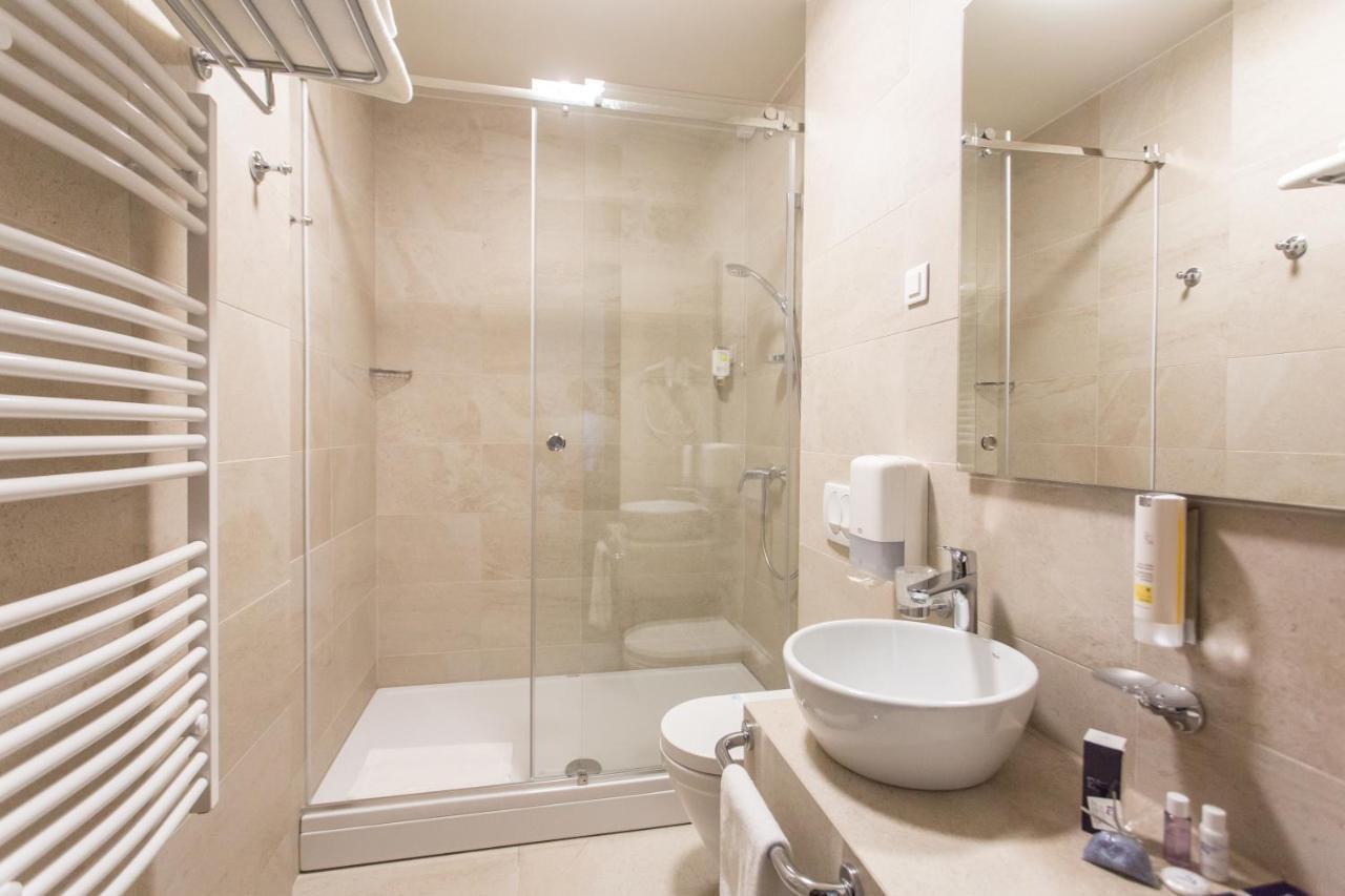 Hotel Grand Hedonist Pancevo Exterior photo