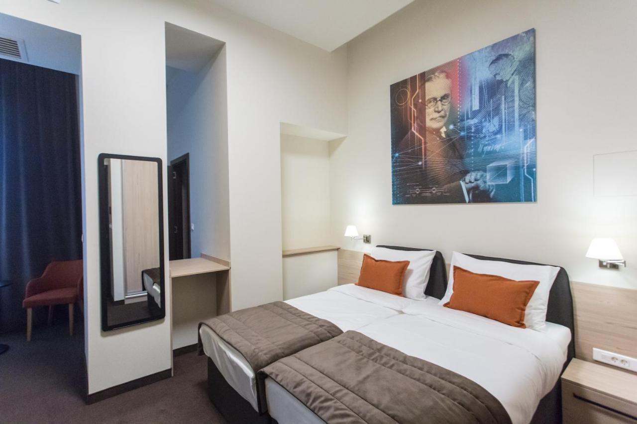 Hotel Grand Hedonist Pancevo Exterior photo